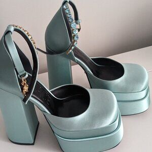 BRAND NEW-Versace Medusa Aevitas Platform Pumps-Forget